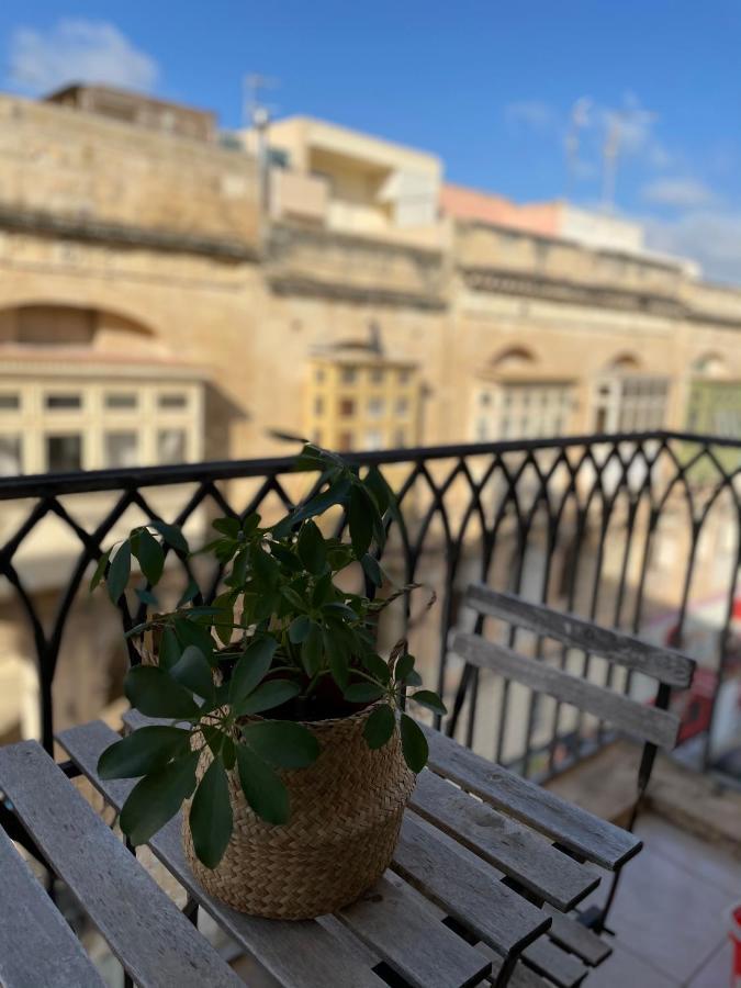 Simons Apartments Minutes Away From Balluta Bay And St Julians Sliema Exterior foto