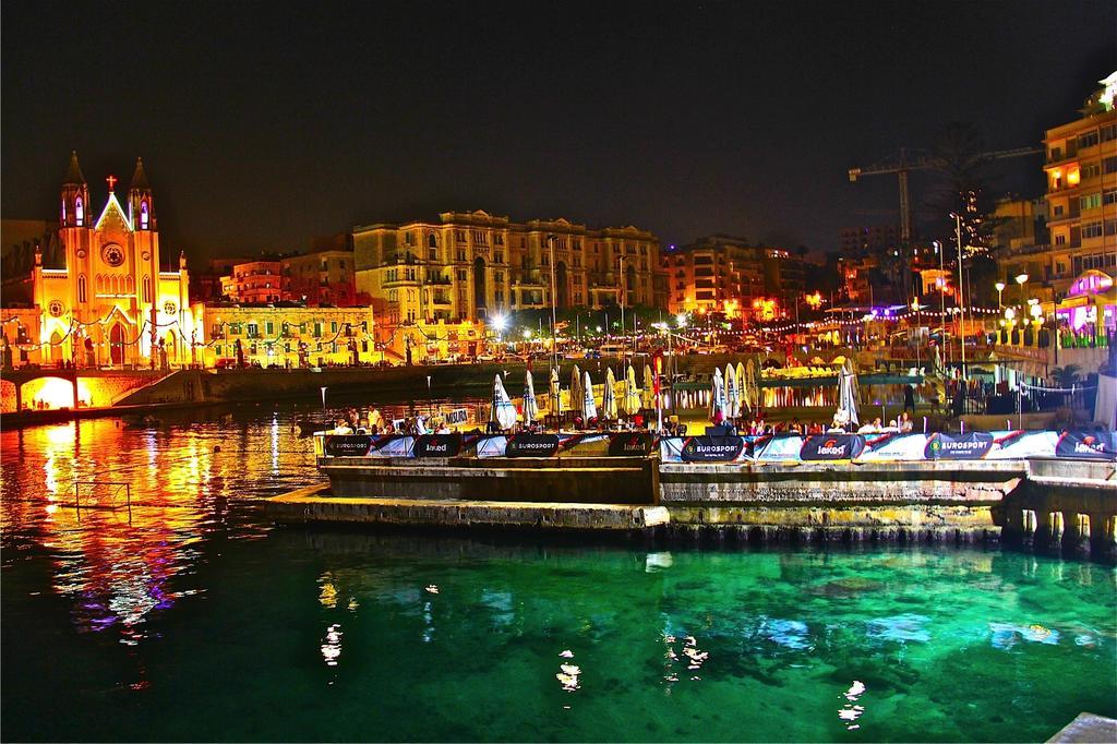 Simons Apartments Minutes Away From Balluta Bay And St Julians Sliema Habitación foto