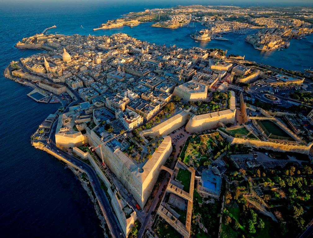 Simons Apartments Minutes Away From Balluta Bay And St Julians Sliema Exterior foto