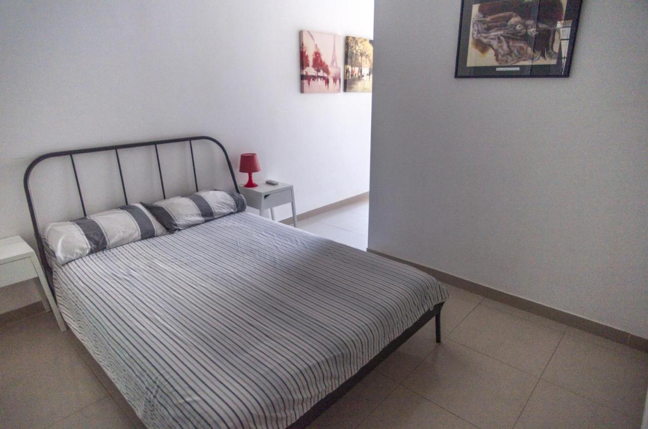 Simons Apartments Minutes Away From Balluta Bay And St Julians Sliema Exterior foto